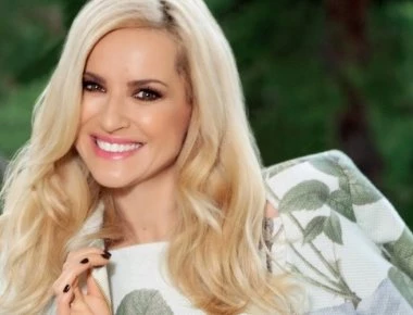 Επικό: Η Μαρία Μπεκατώρου μπέρδεψε τα «πουλιά» με τα «πούλια» στο τάβλι (βίντεο)